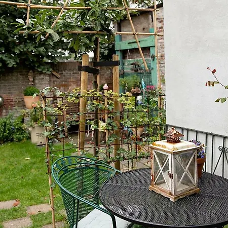 Bed & Breakfast Binnen *